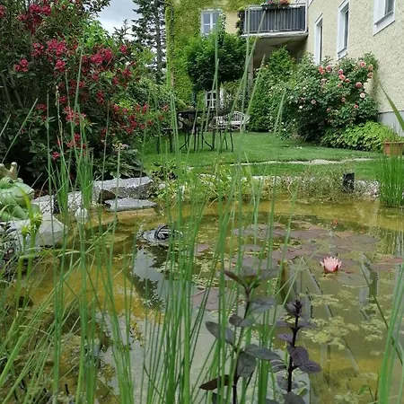 Residenz 4* Schloss Rosenau
