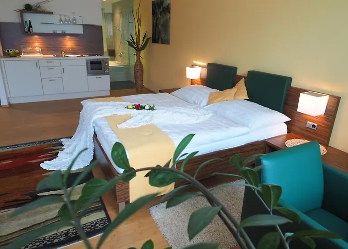 Residenz Schloss Rosenau